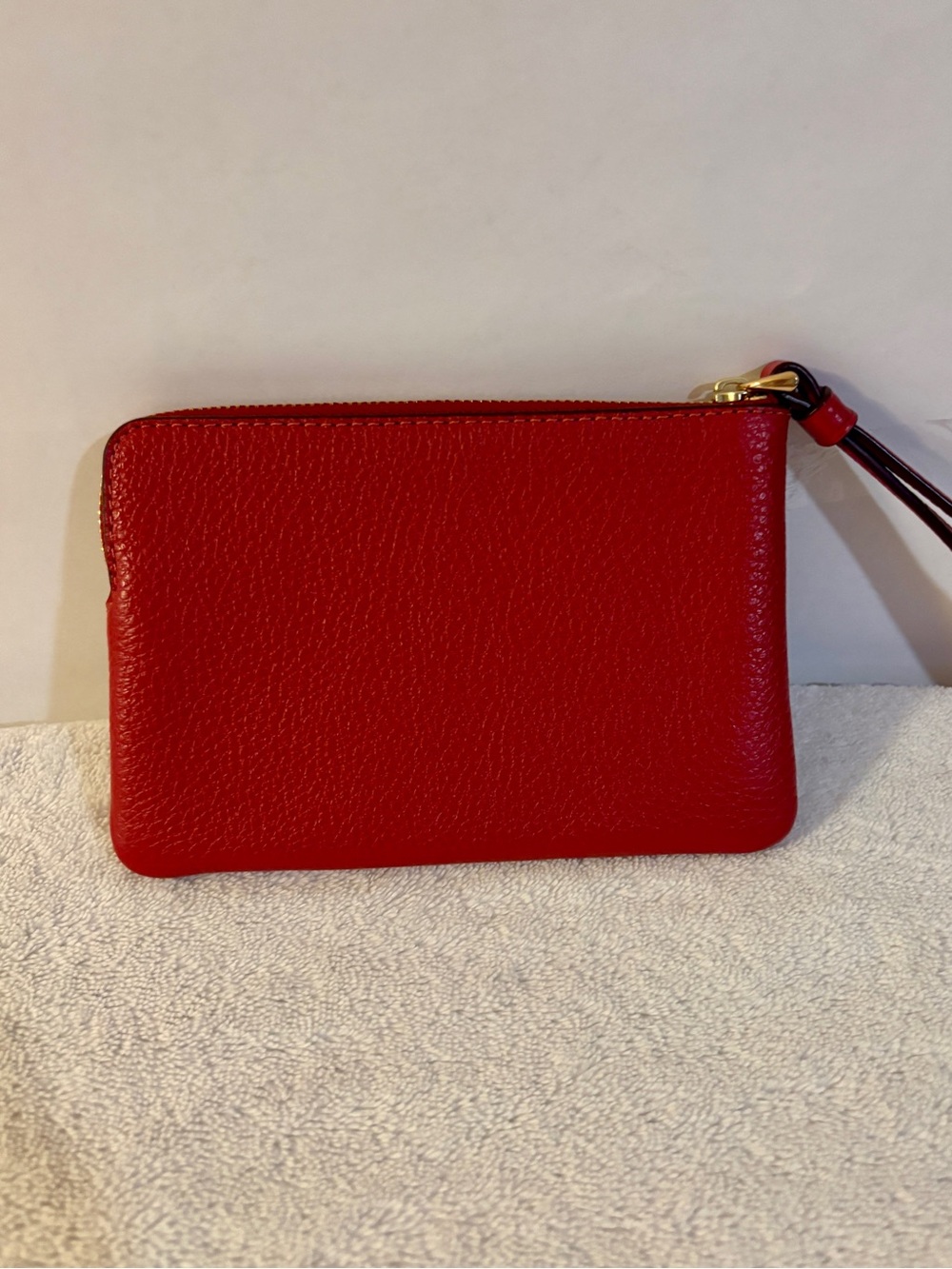 Coach Red Pebbled Leather Wrist Pouch with Gold Logo - Picture 2 of 5